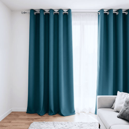 Intérieur d'appartement avec un rideau bleu canard Rideaux Français