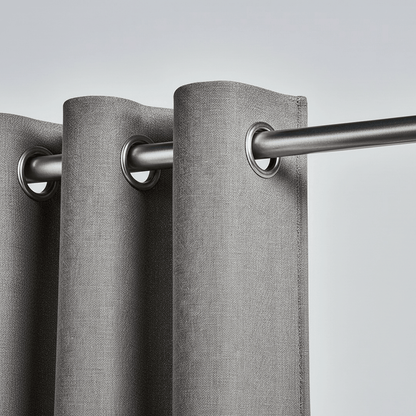 Gros plan sur un rideau gris